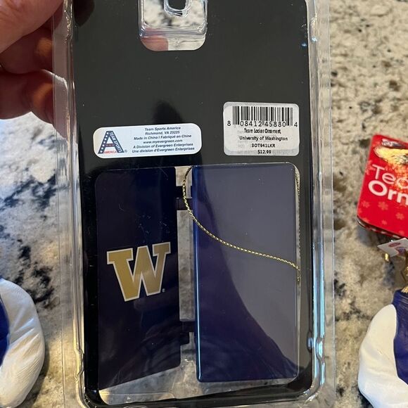 UW University of Washington 3 Football Christmas Ornaments Jackets & Locker - Picture 5 of 7